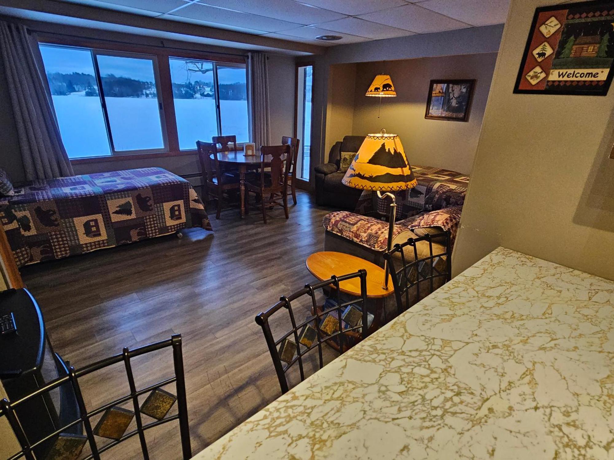 Lakeshore Motel Ice Lake Iron River Экстерьер фото